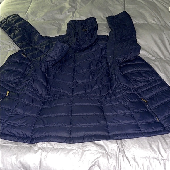 Micheal Kors Women's Navy Puffer Jacket S EUC w bag just one floss on arm LAPic - Picture 6 of 7